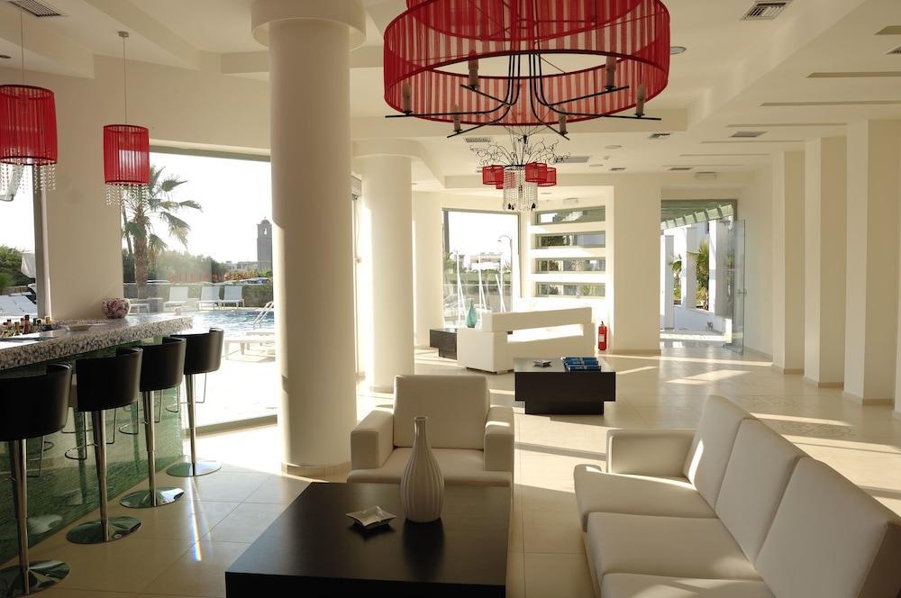 Angela Suites Boutique Hotel Sissi  Exterior photo