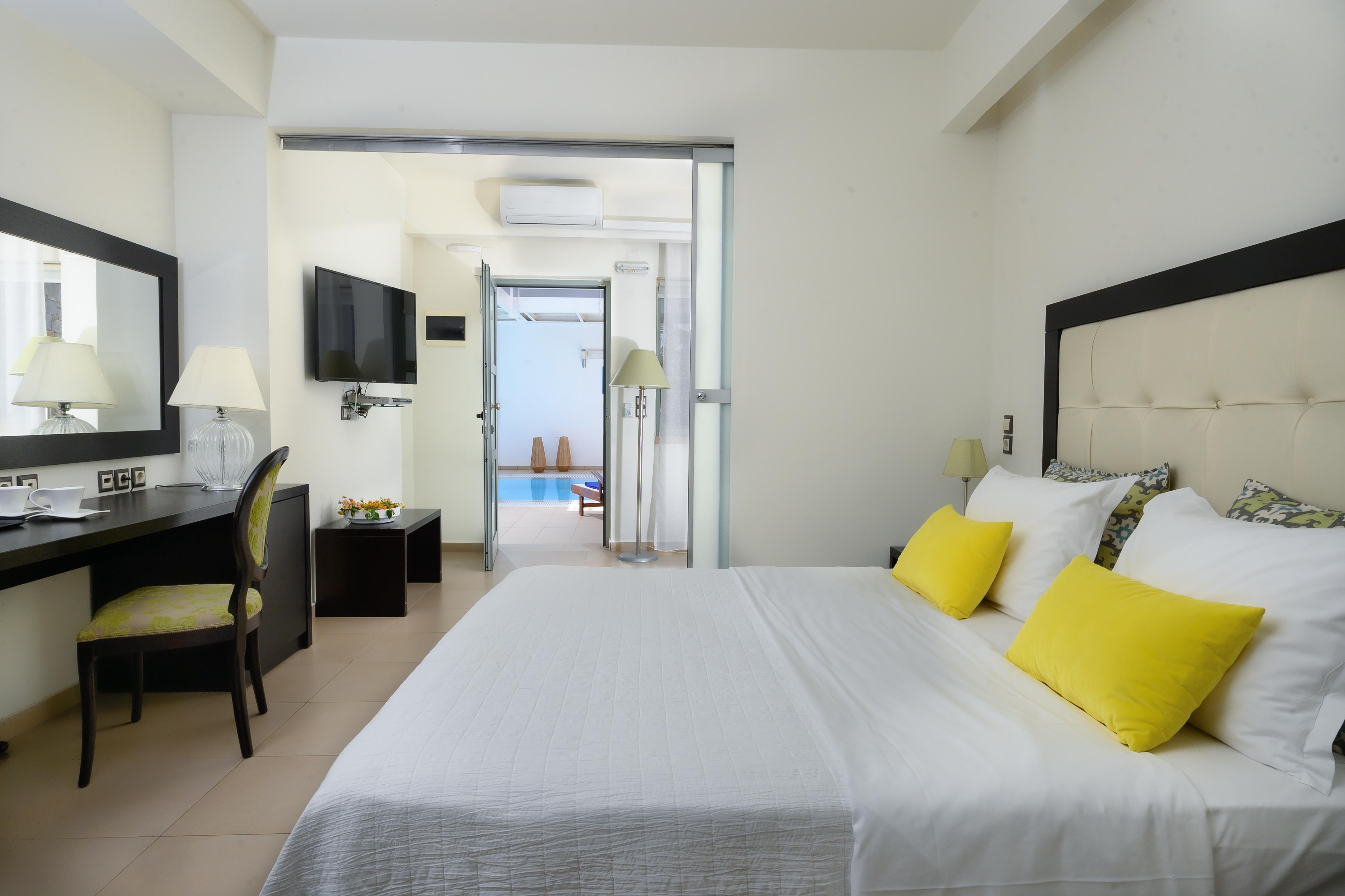 Angela Suites Boutique Hotel Sissi  Exterior photo