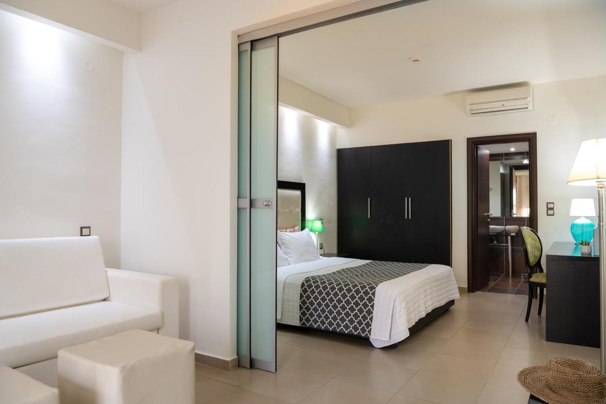 Angela Suites Boutique Hotel Sissi  Exterior photo